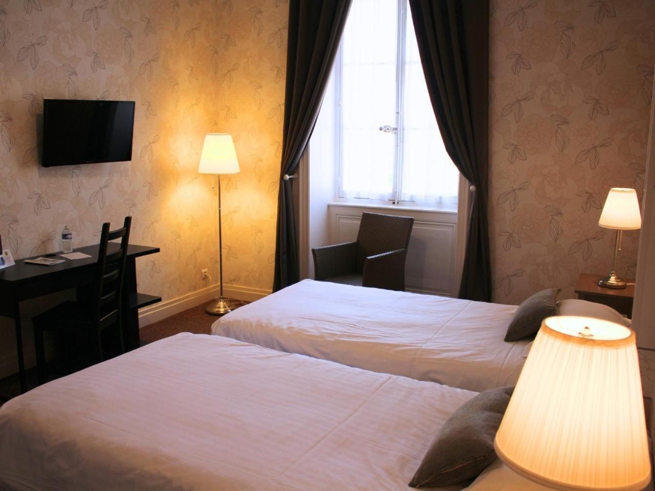 Grand Hotel De Bourbon-Lancy - Spa Et Restaurant - Logis Zewnętrze zdjęcie