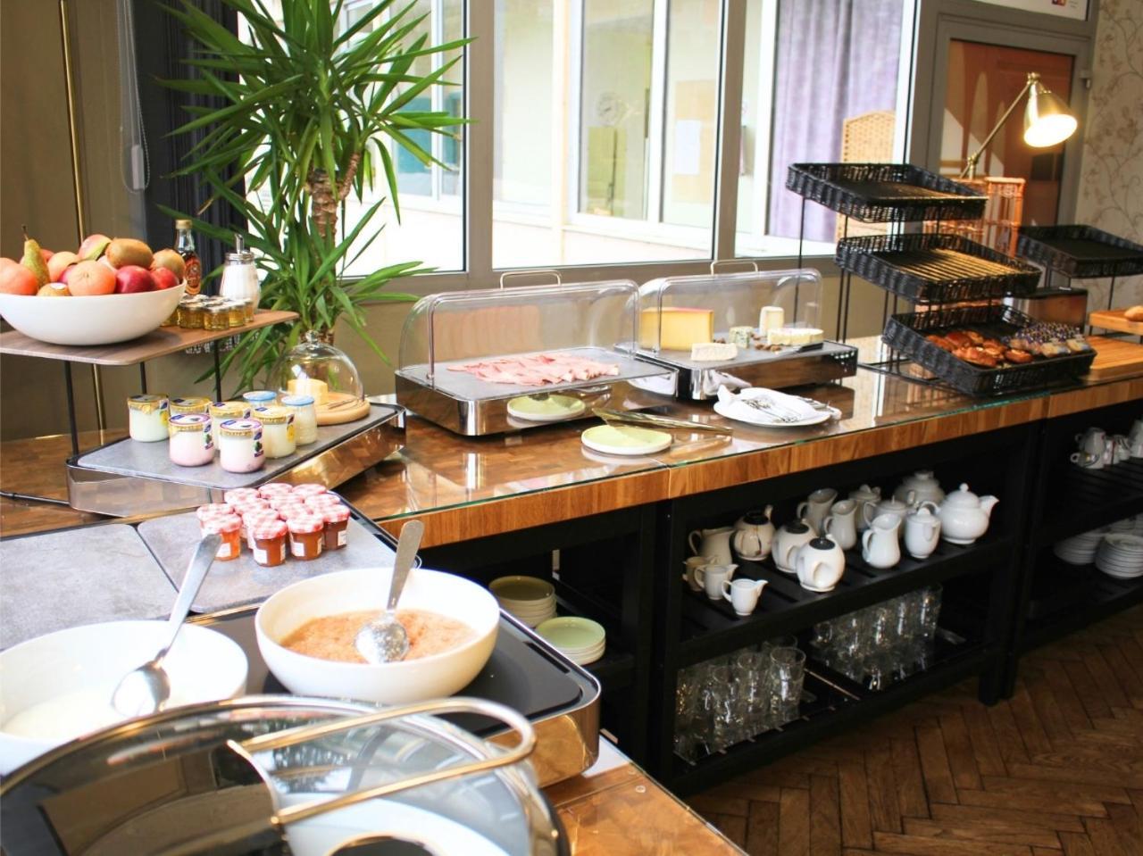 Grand Hotel De Bourbon-Lancy - Spa Et Restaurant - Logis Zewnętrze zdjęcie