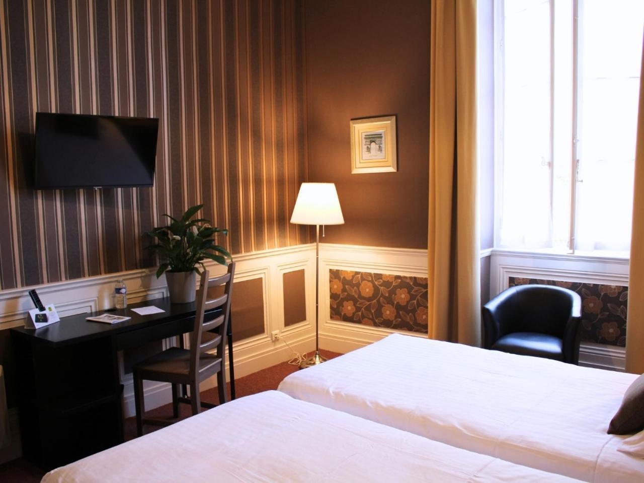 Grand Hotel De Bourbon-Lancy - Spa Et Restaurant - Logis Zewnętrze zdjęcie